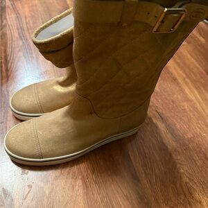 CHANEL Tan Quilted Winter Boots